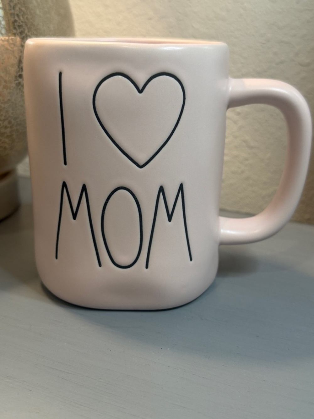 Rae Dunn Pastel Pink "I ♥ MOM" Ceramic Mug - Ideal Mother's Day Gift